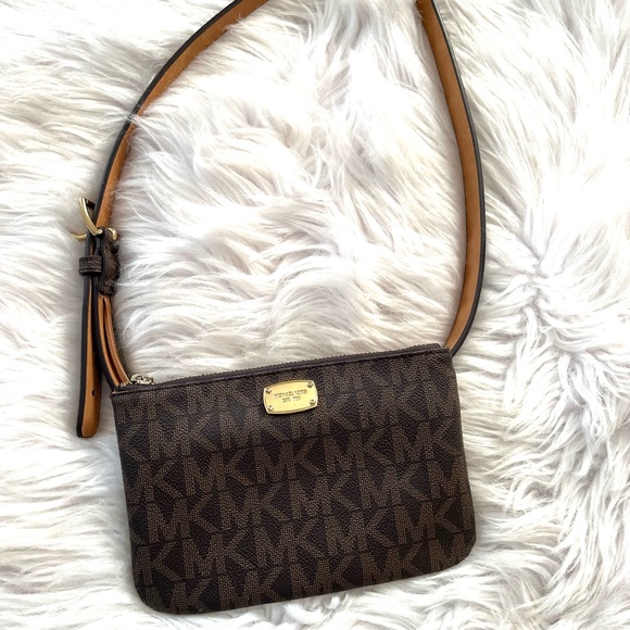 MICHAEL KORS•brown logo jet set belt crossbody bag EUC - Picture 1 of 7